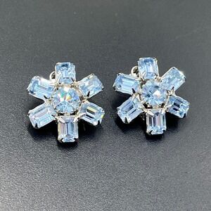 Weiss Vintage Signed Icy Blue Rhinestone Starburst Clip On Earrings